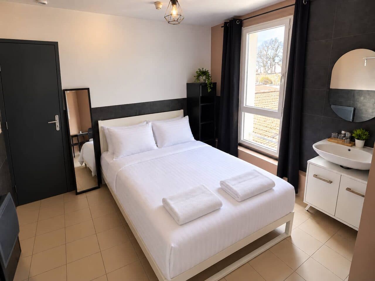 Chambre double avec salle d'eau, Saint-Denis, photo 1