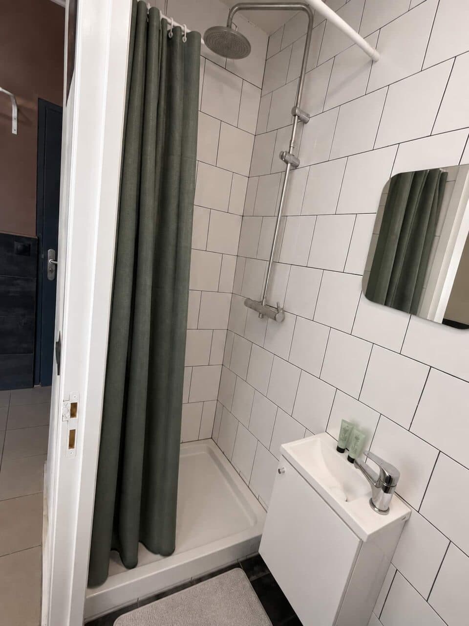 Chambre double avec salle d'eau, Saint-Denis, photo 5